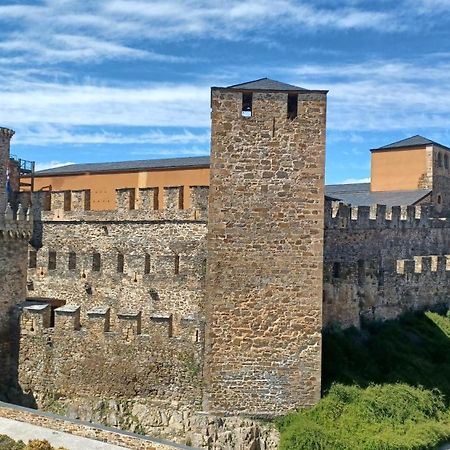 Apartamento Castillo Ponferrada. Exterior photo